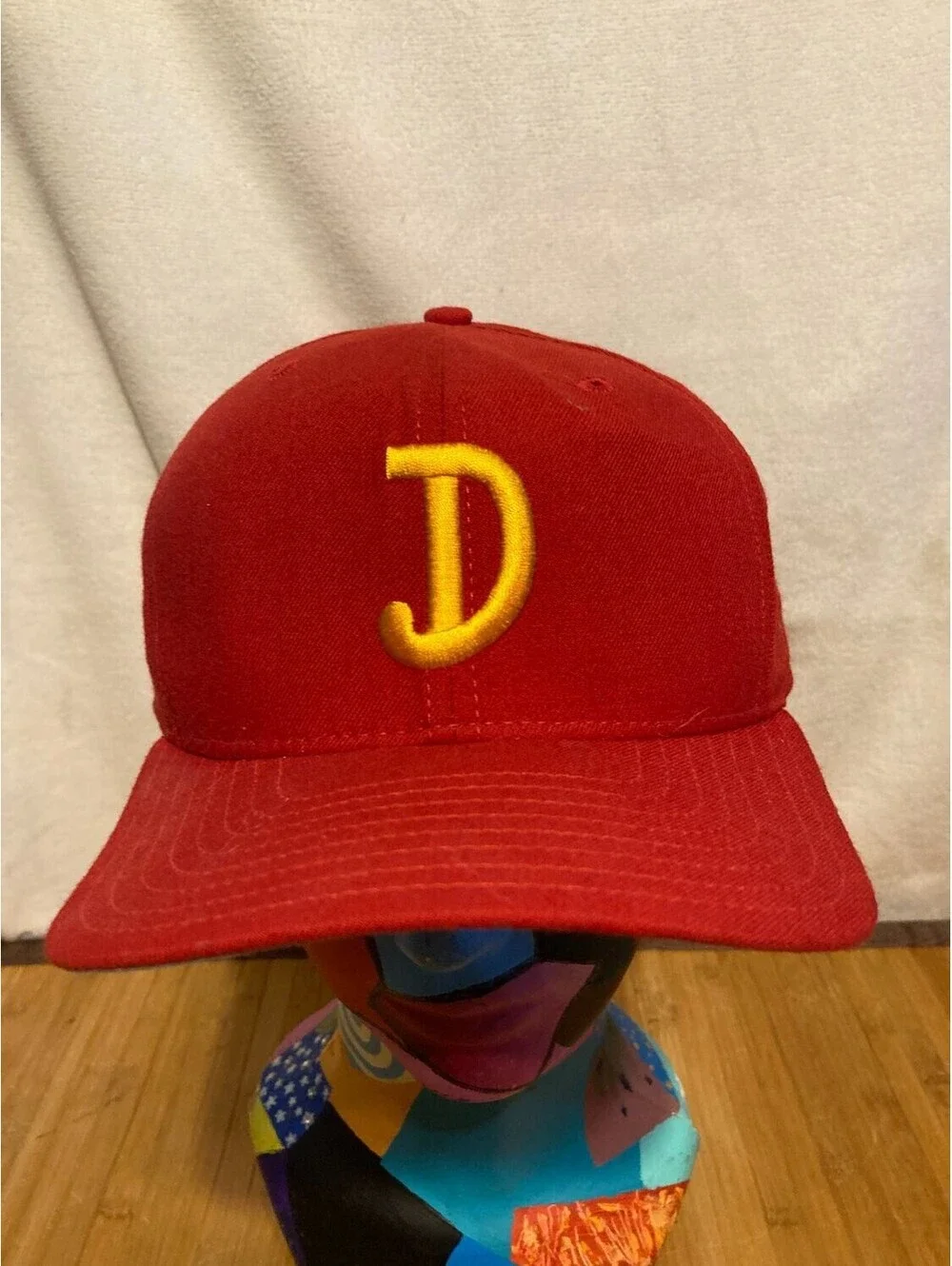 New Era Denny's Fitted Baseball Hat USA Pro Model Mens 7 3/8 Red 1980s-1990s